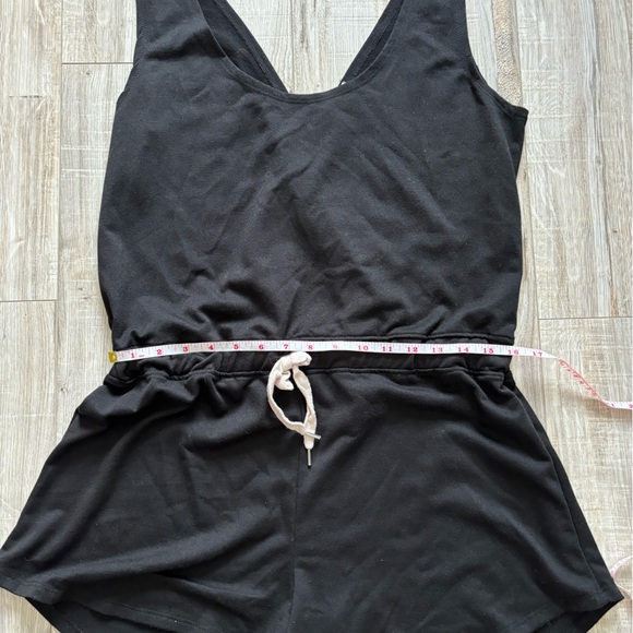 Black cover up L jumpers - Picture 3 of 6